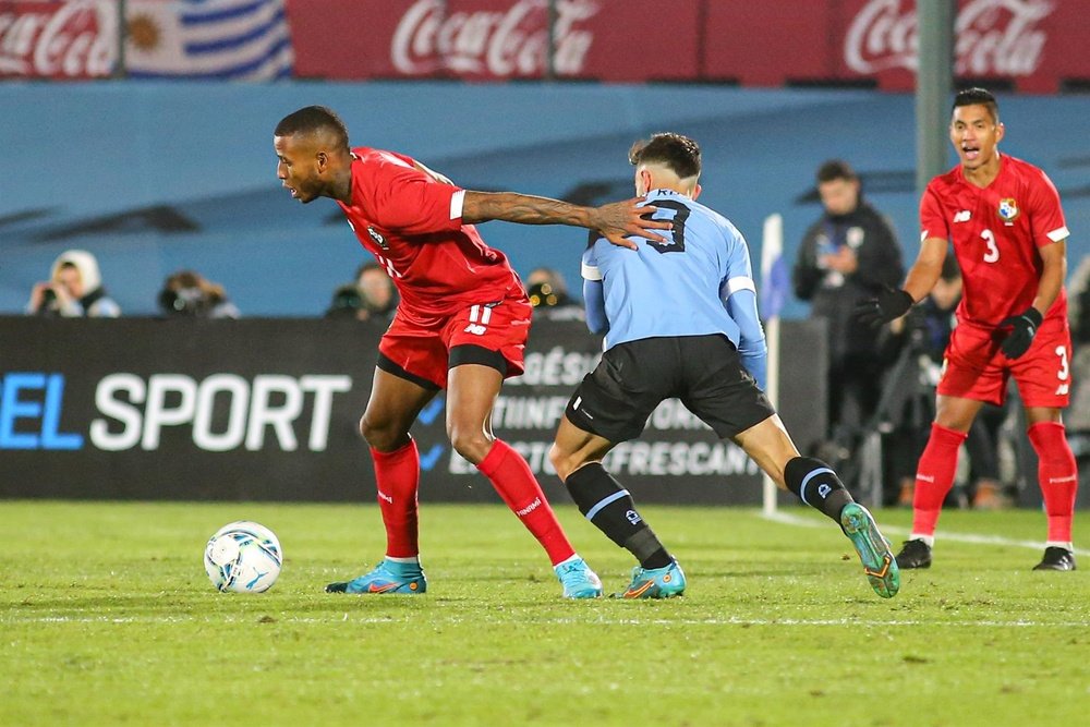 Uruguay goleó por 5-0 a Panamá. EFE