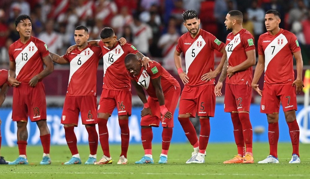 Perú aplaudió a su Selección en medio de los lamentos de los jugadores. EFE