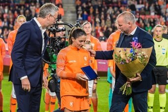 Países Bajos pagará el mismo porcentaje de primas a jugadores y jugadoras. EFE