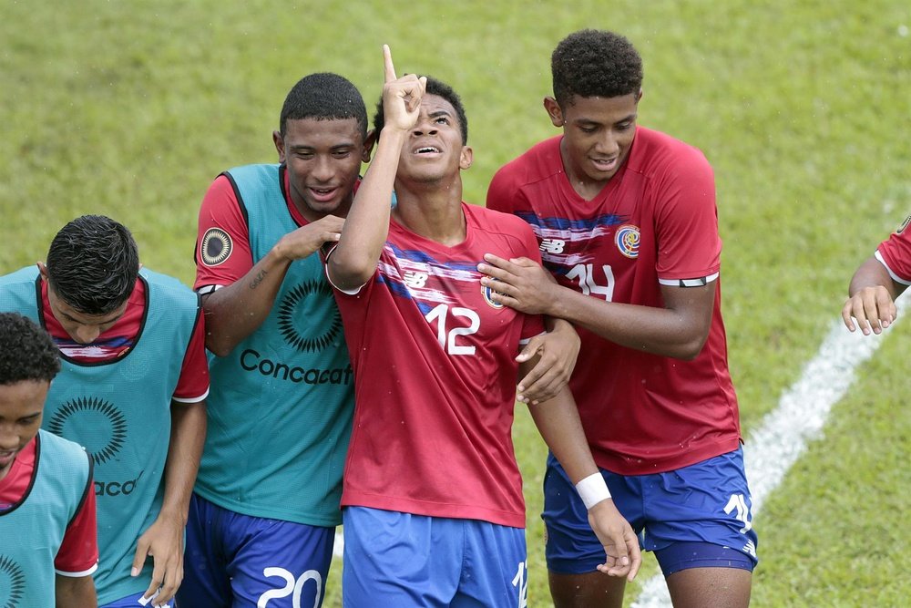 Costa Rica apabulla a Trinidad y Tobago en octavos de final. EFE