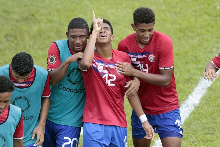 Costa Rica apabulla a Trinidad y Tobago en octavos de final