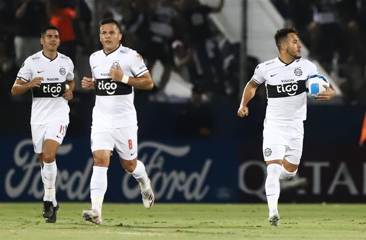 Olimpia golea para afianzarse como tercero y llegar en alza a la Sudamericana