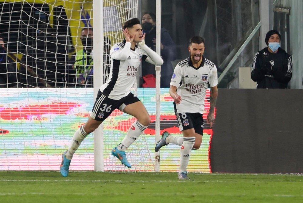 Colo-Colo venció por 2-0 a Internacional. EFE