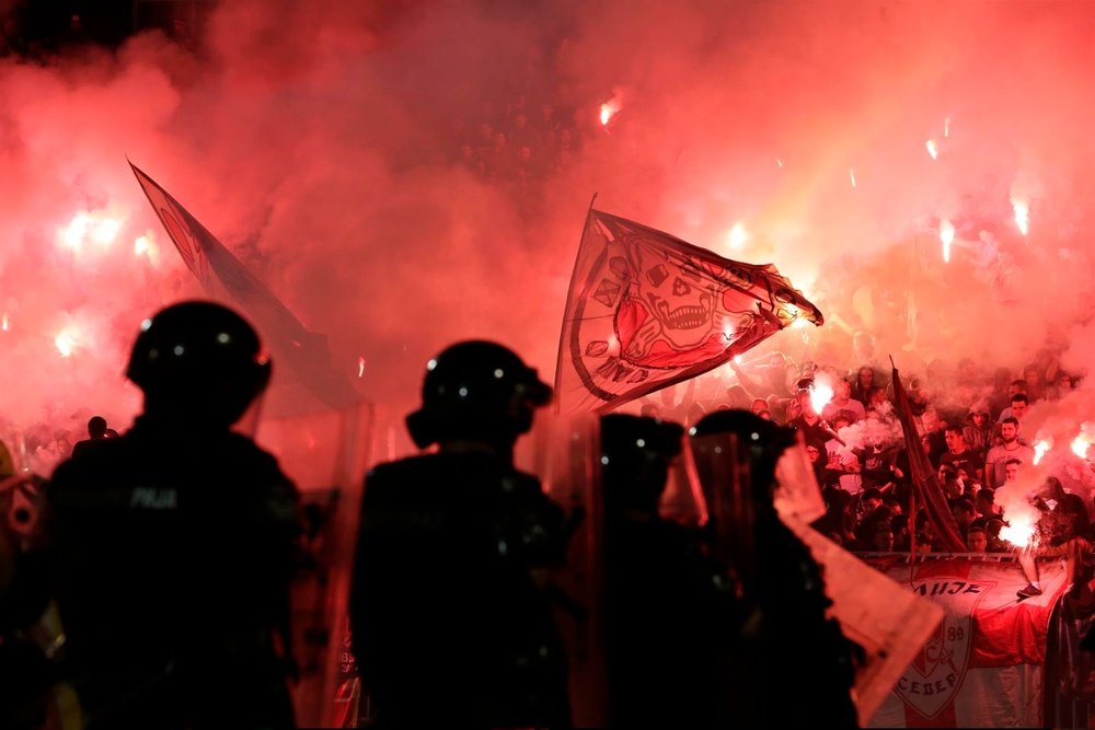 Los 'hooligans' en Serbia: un escuadrón ligado a la política. EFE