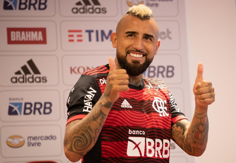 Arturo Vidal anota su primer gol en Brasil y Flamengo gana terreno. EFE