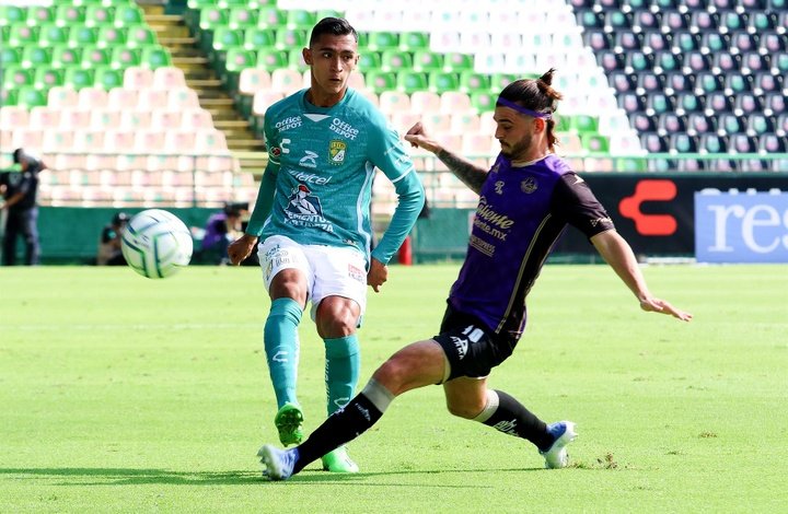 Mazatlán venció por 3-0 a León. EFE