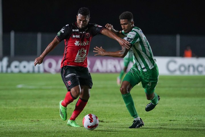 Alajuelense empata y elimina a Alianza de la Liga CONCACAF