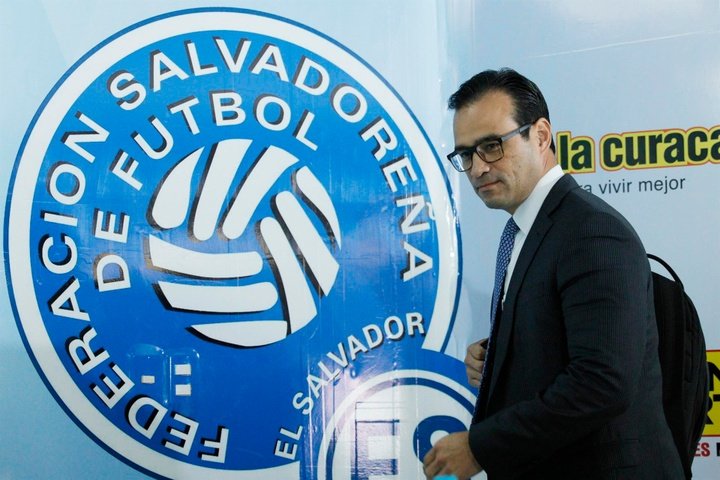 La FIFA tomó las riendas del fútbol en El Salvador. EFE