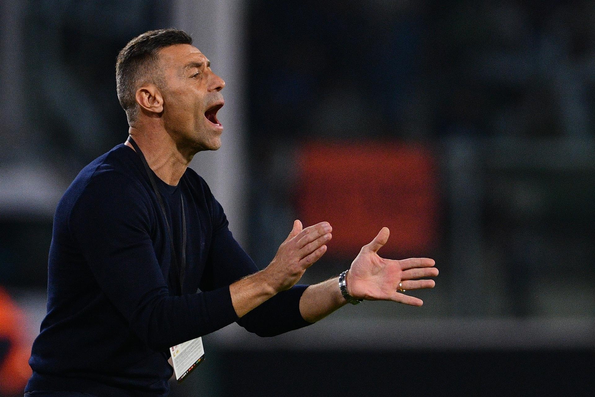 Talleres y Caixinha acordaron la rescisión del contrato