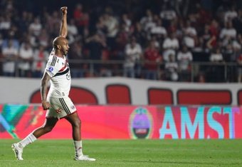 Patrick festeja un gol con la camiseta de Sao Paulo. EFE