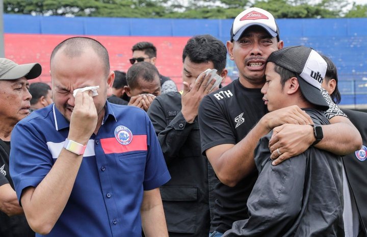 Había 32 niños entre los 125 muertos de la tragedia de Indonesia