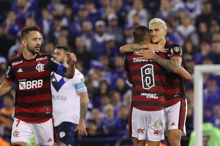 Los suplentes de Flamengo cumplen y estrechan el cerco sobre Palmeiras