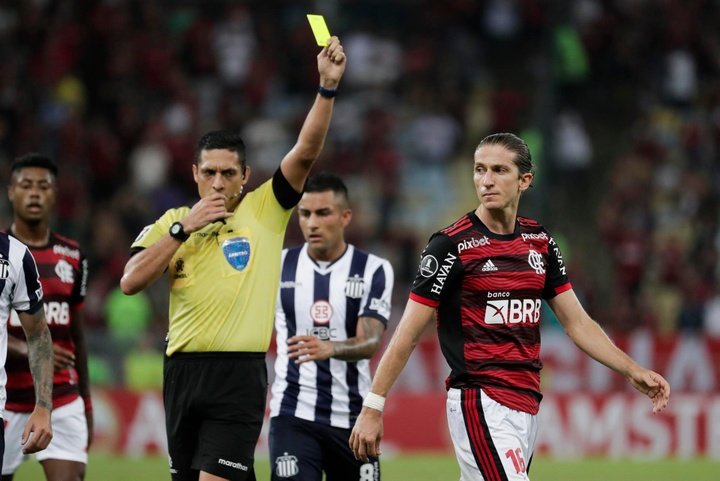 Flamengo anuncia la renovación de Filipe Luis