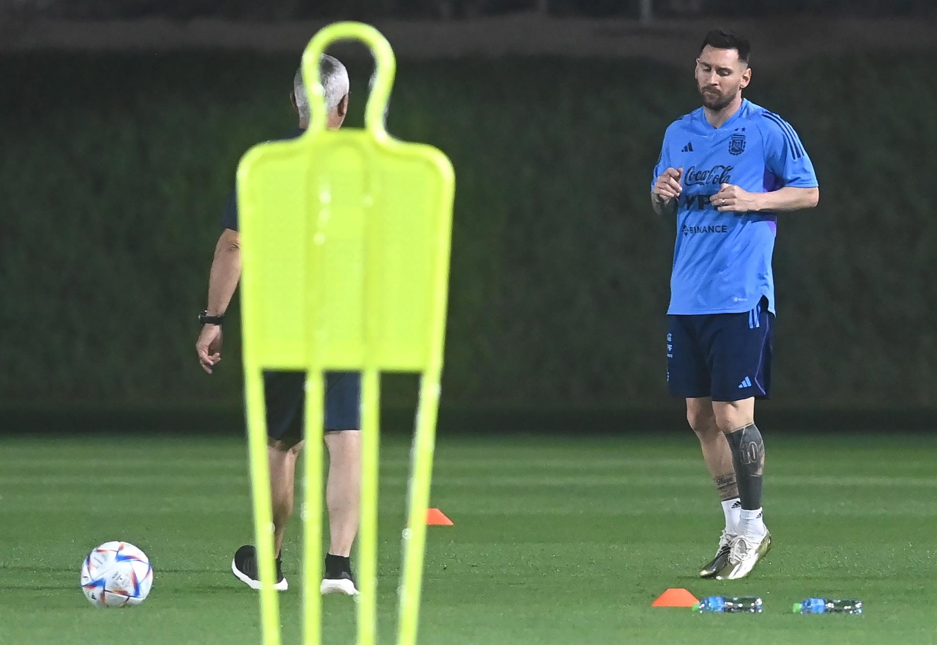 Messi entrenó aparte por segundo día seguido