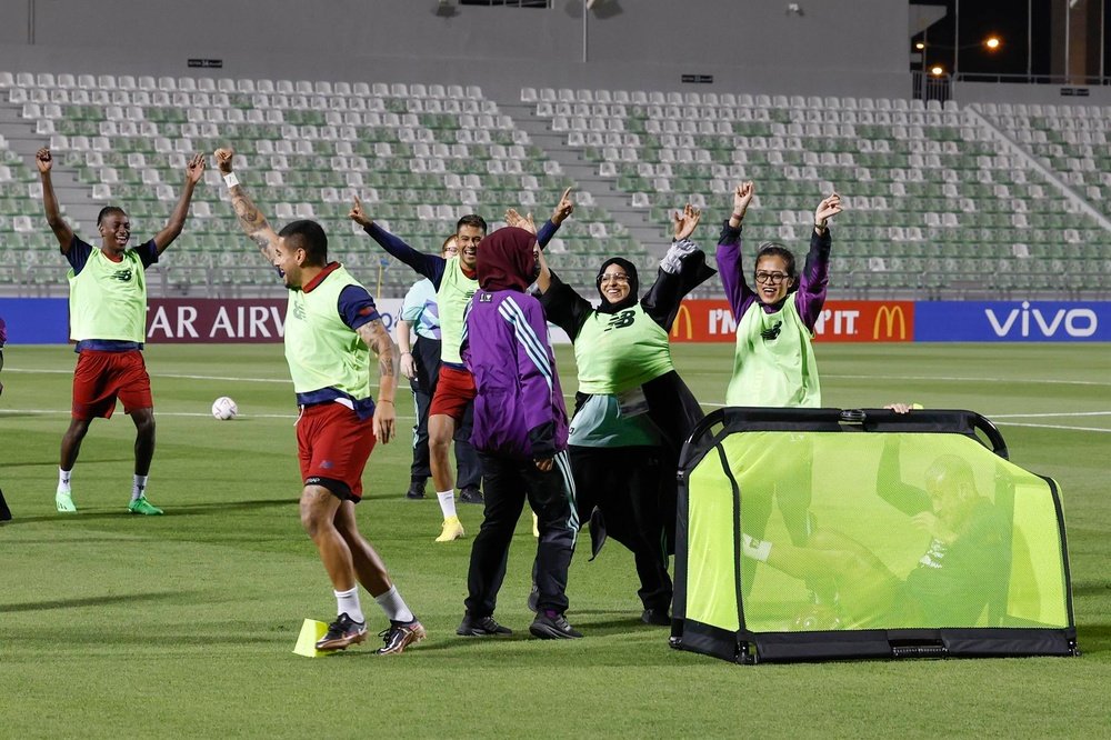 Chute de buena onda en Costa Rica a tres días del debut. EFE