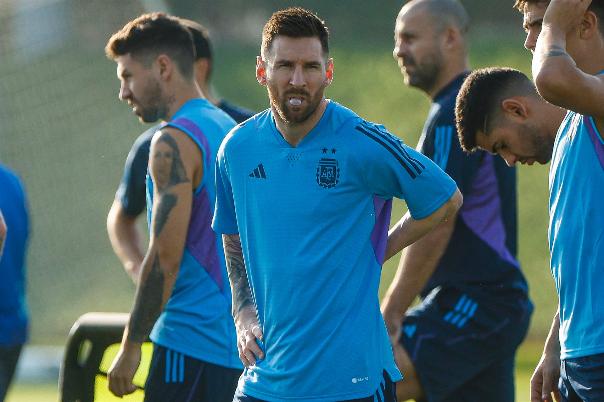 Messi trabajó con el grupo; Guido Rodríguez, ausente por una gripe