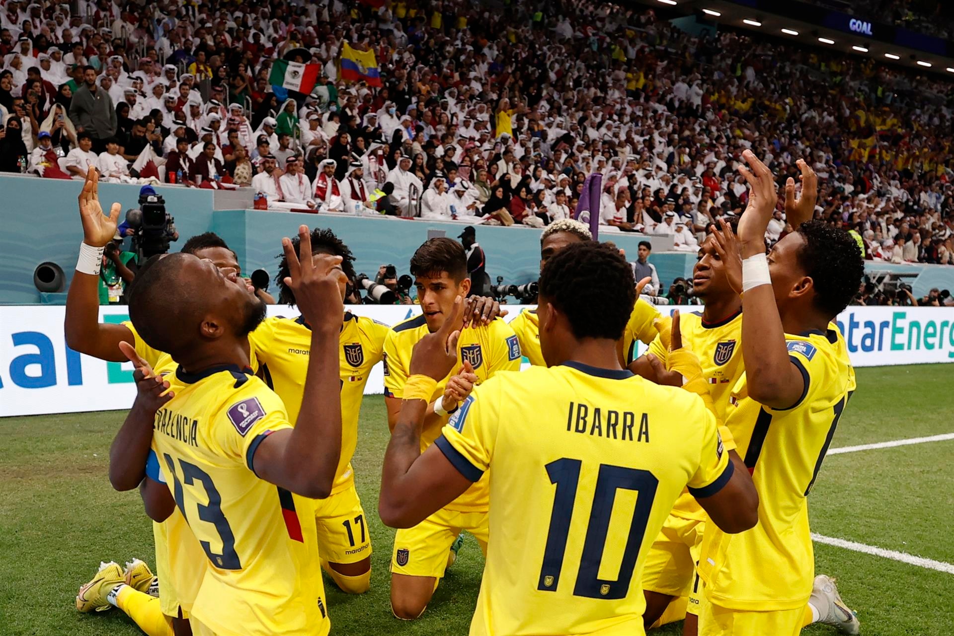 Los ecuatorianos iniciaron la semana con optimismo tras ganar a Catar. EFE