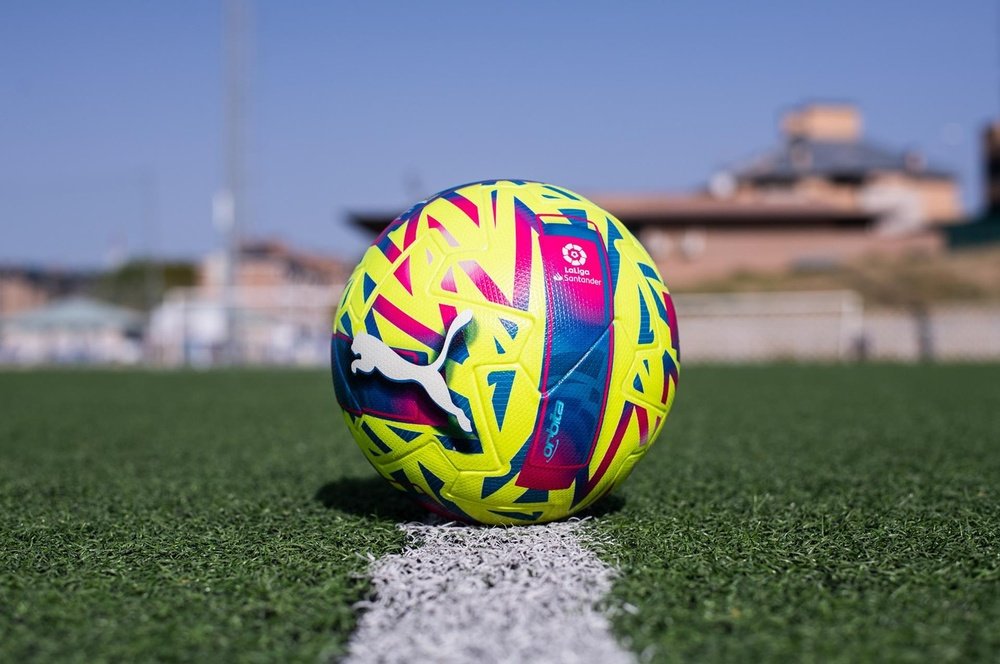 LaLiga presentó 'ORBITA', el balón de Puma con el que se jugará a partir de ahora. EFE/LaLiga