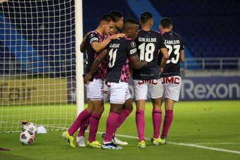 Deportivo Pereira goleó por 5-1 a Santa Fe y Millonarios se impuso por la mínima a Junior. EFE
