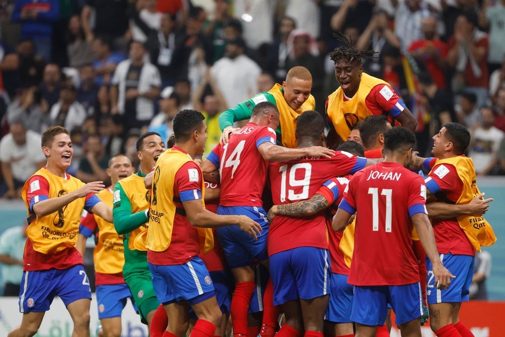 Costa Rica plantó cara a Alemania, pero ambas quedaron eliminadas del Mundial. EFE