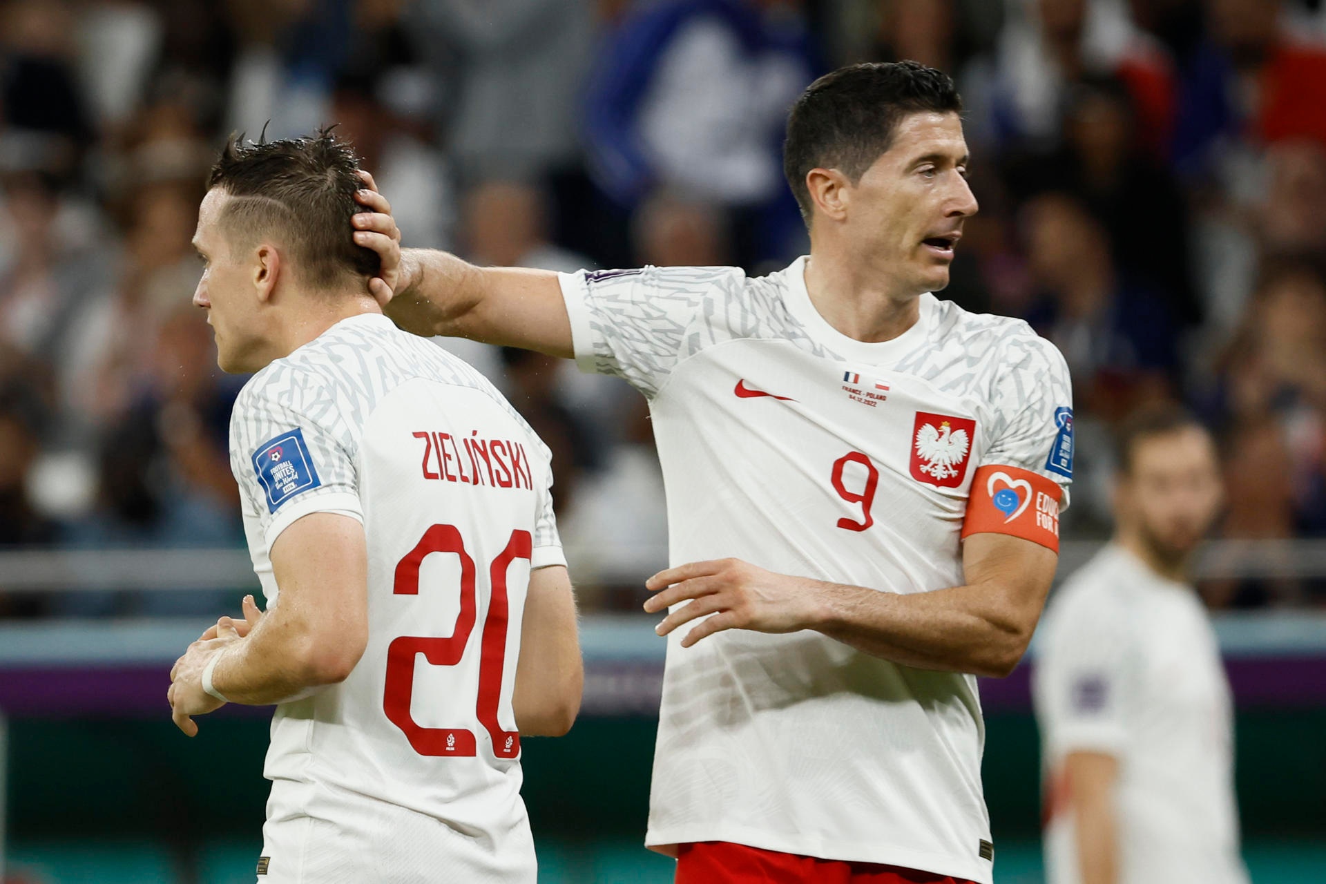 Lewandowski exige mejor juego para seguir con Polonia. EFE