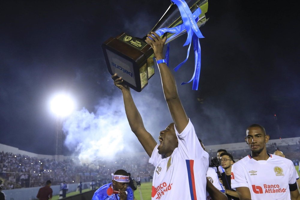 Olimpia se impuso por un global de 3-0 a Motagua. EFE