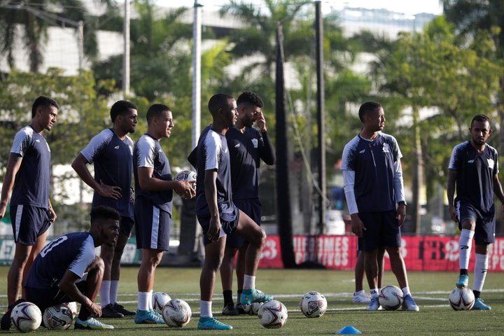 El Equipo Futbolistas Sin Contrato trabaja con el sueño en la Liga Panameña