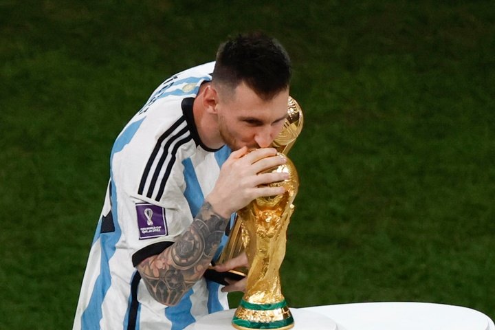 Messi volvió a entrenar: ¡hubo pasillo al campeón del mundo!