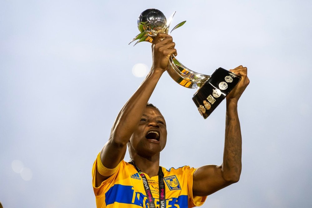 Tigres empieza a defender su corona con un set a Atlas. EFE