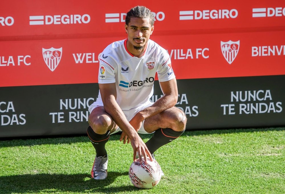 Loïc Badé, feliz por volver a jugar. EFE