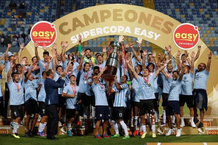 Magallanes hace historia ante Colo-Colo y se alza con la Supercopa de Chile