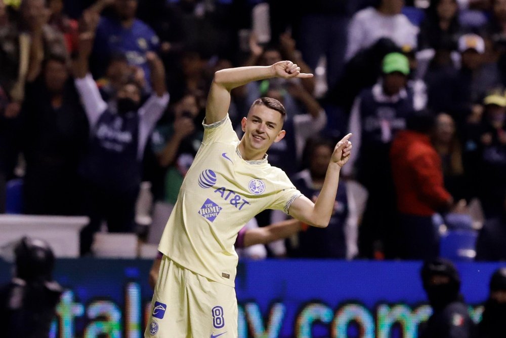 Álvaro Fidalgo renovó su contrato por cuatro años en el América. EFE