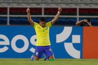 Brasil debutó en el Sudamericano con victoria por 0-3. EFE