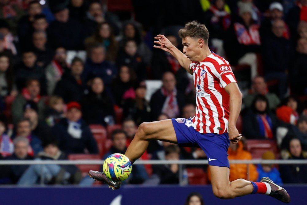 Llorente es duda para el derbi por unas molestias en el tobillo. EFE