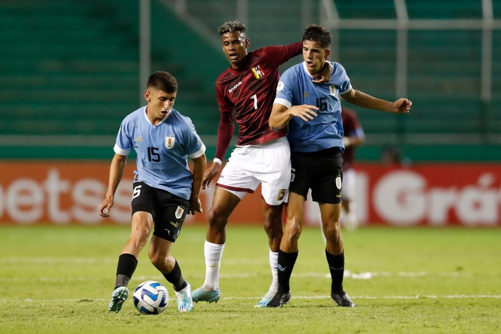 Uruguay sumó su segundo triunfo al hilo en el Sudamericano Sub 20. EFE