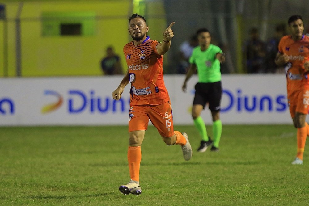 Olancho y Universidad ganaron sus respectivos encuentros de la tercera jornada. EFE