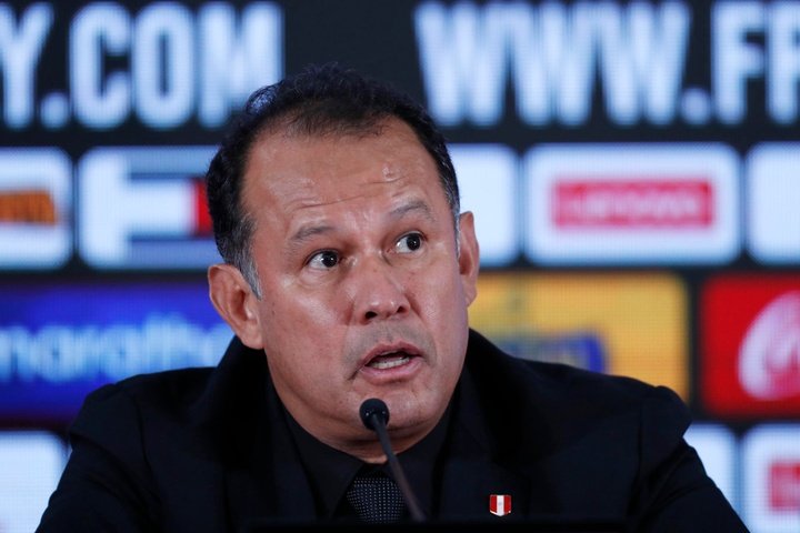 El seleccionador de Perú mostró su preocupación por la paralización de la Liga
