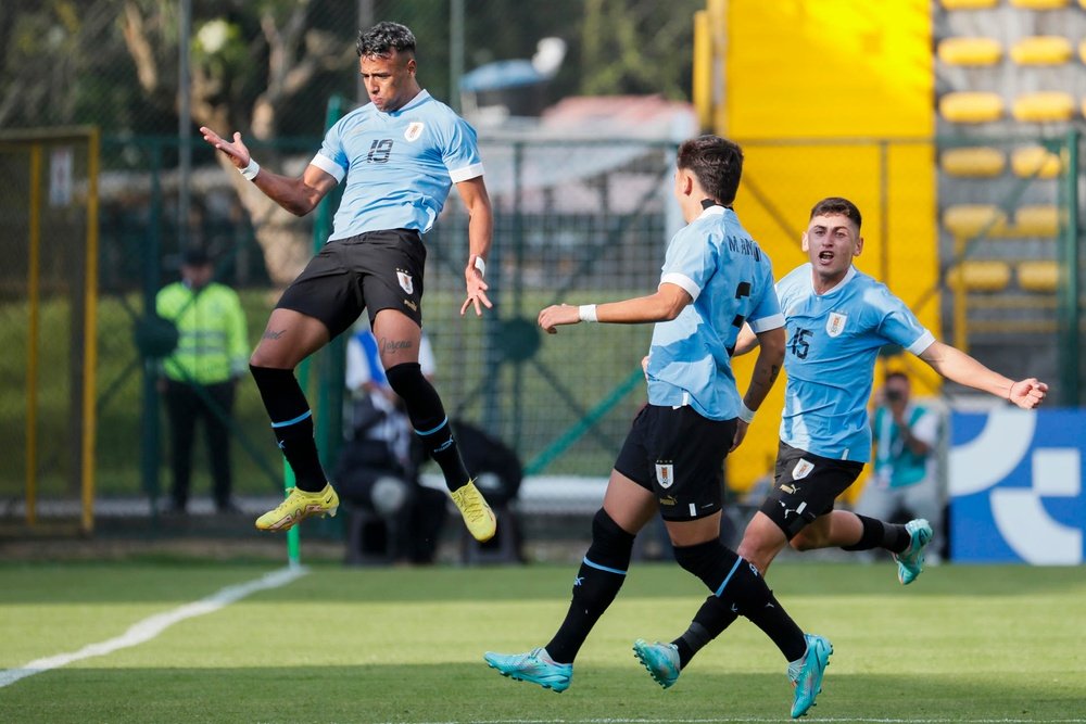 Uruguay sumó su segundo triunfo en el hexagonal final. EFE