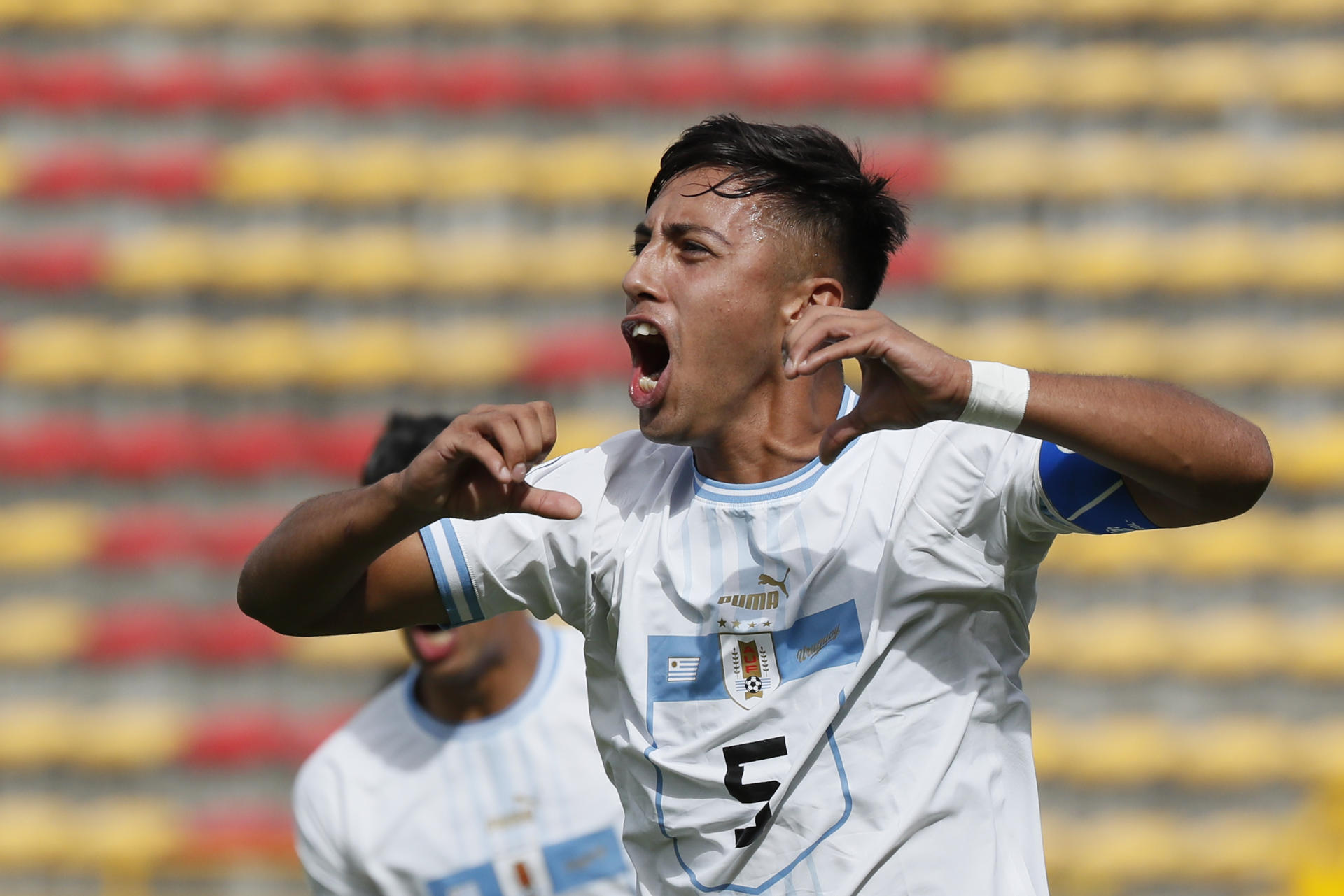 La selección uruguaya sub-20 enfrenta a Brasil en busca del título