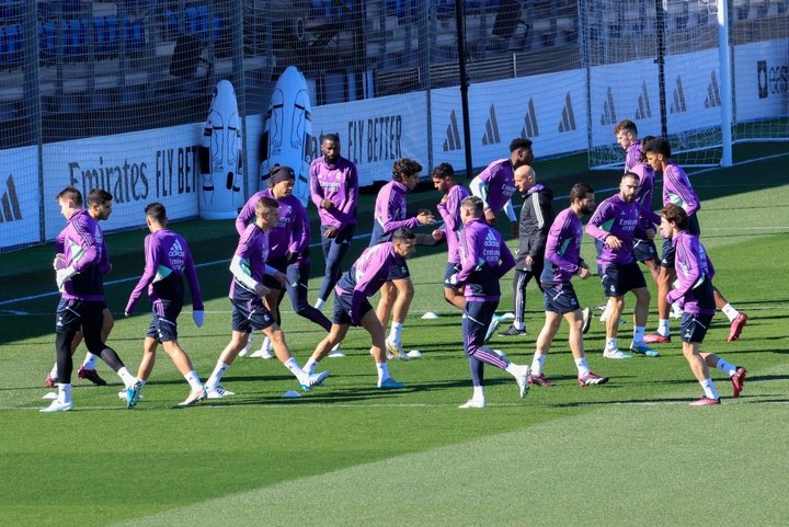 El Madrid volvió al trabajo sin los lesionados, pero con Álvaro Rodríguez