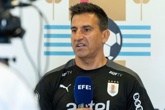La Asociación Uruguaya de Fútbol confirmó este lunes la convocatoria de Diego Hernández para suplir al lesionado De Arrascaeta. Será su primera presencia con el combinado nacional.