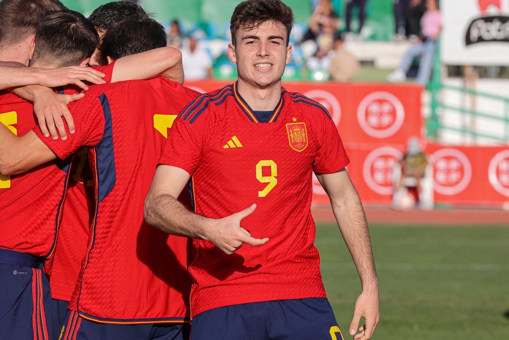 España Sub 19 goleó por 4-0 a Ucrania. EFE