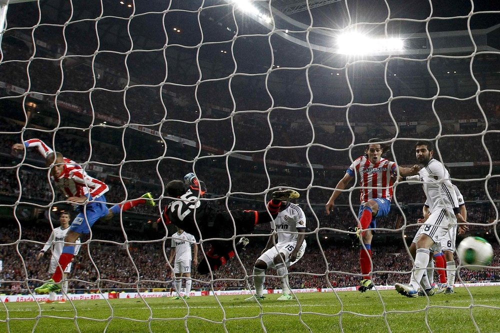Miranda recordó el gol al Madrid en la final de Copa. EFE