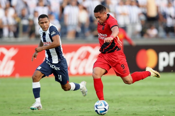 Paranaense ayuda a alargar la mala racha de Alianza Lima en la Libertadores