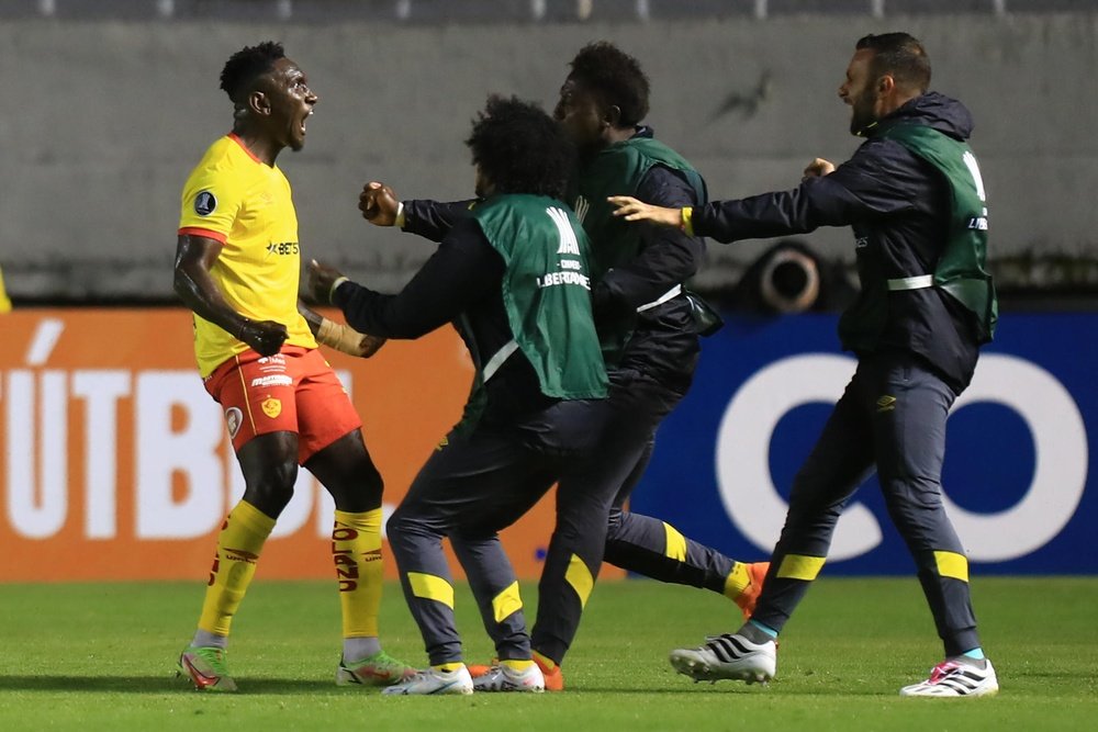 Aucas se presenta en el mejor escenario posible y ante el campeón. EFE