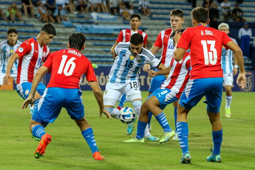 Paraguay acariciaba el primer puesto, cuando Kevin Gutiérrez empató el choque. EFE