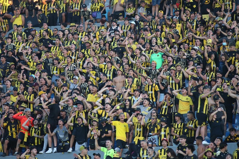 Peñarol conquista el Apertura desde el sofá. EFE