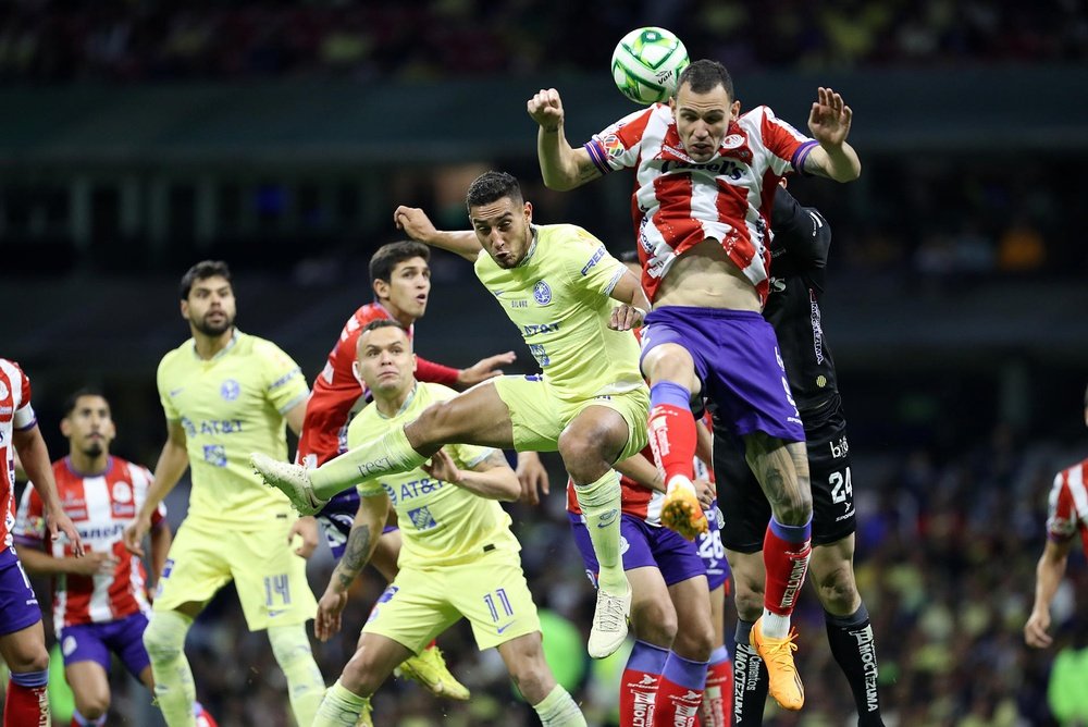 Brian Rodríguez salva al América de la debacle. EFE