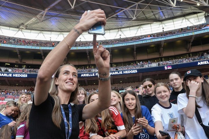 Sam Kerr mantiene la FA Cup Femenina en Londres con récord incluido