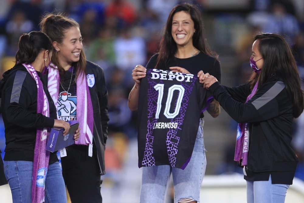 Jenni Hermoso fue clave para empatarle el choque a Chivas de Guadalajara. EFE